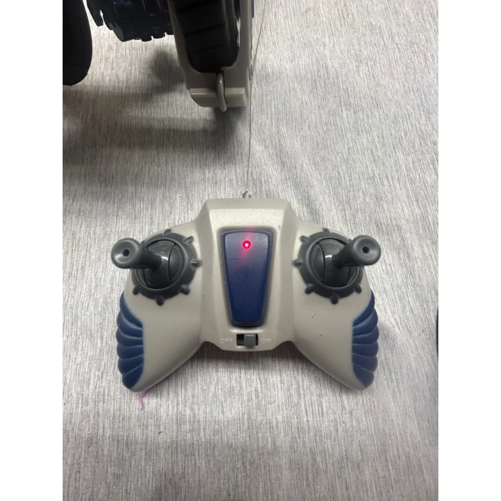 Hasbro Star Wars The Clone Wars RC Hailfire Droid Works and fires 27 MHz‎